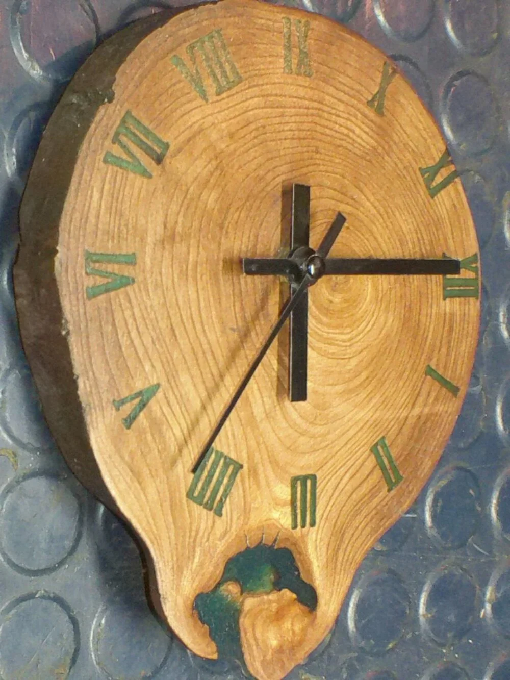 Carved 3D Wood Slab epoxy Craft Art Engraved wall clock hanging 7''x8''x1.''